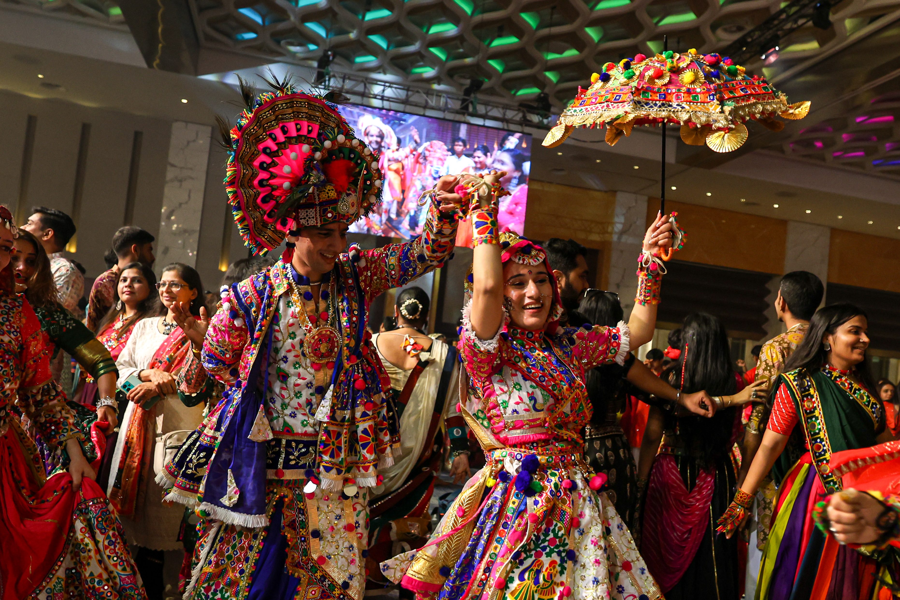 Falguni Pathak Brings Her Signature Garba Energy to Mumbai as Navratri Utsav 2026 Opens on a High Note