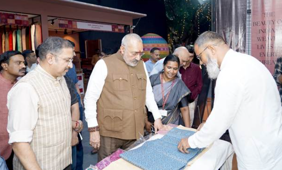 Handloom Haat Opens at Janpath, Bringing India’s Textile Heritage Under One Roof